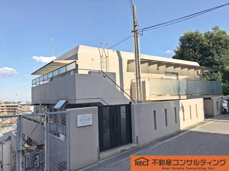 イスズハイツベル夙川公園の外観