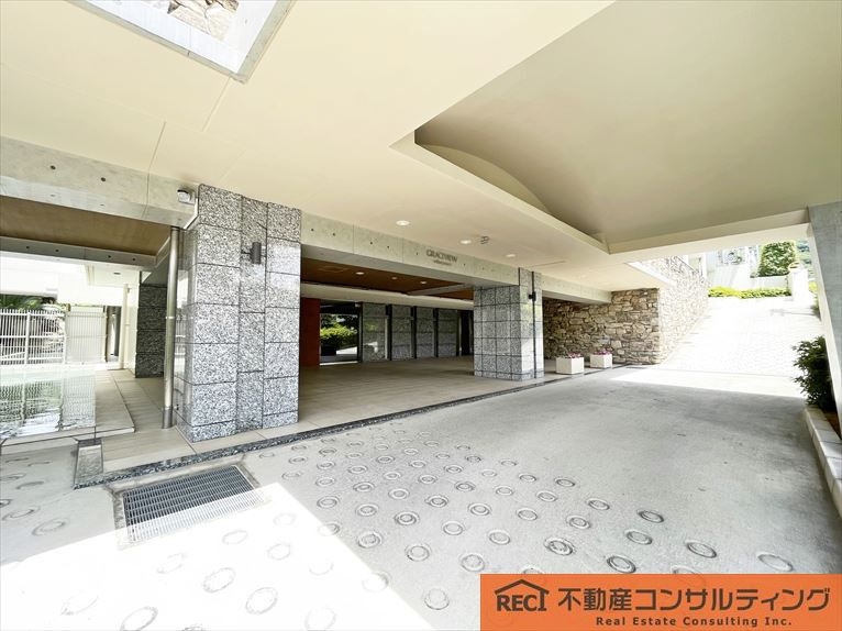グレイスビュー六甲山手の玄関