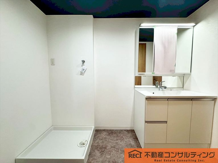 ヴェルドール住吉川の独立洗面台