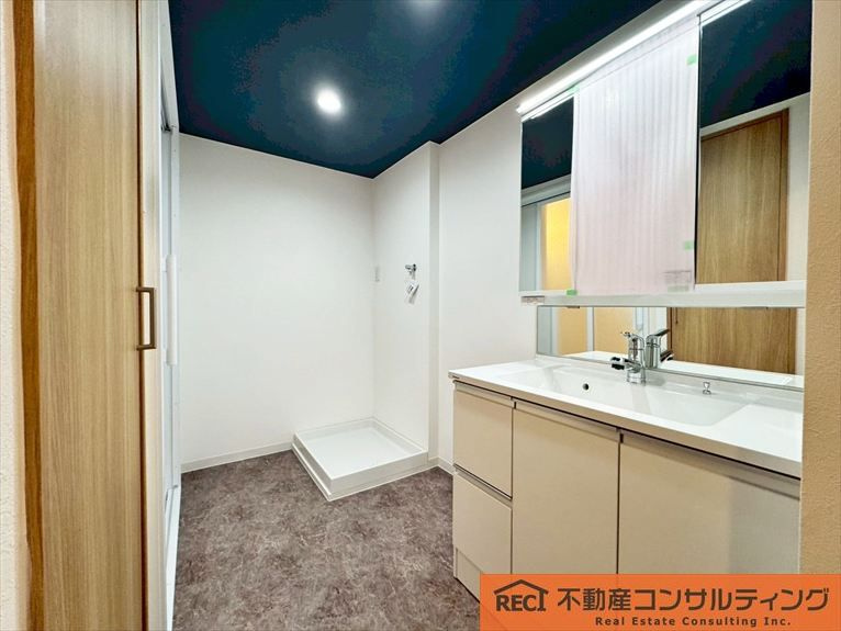 ヴェルドール住吉川の独立洗面台