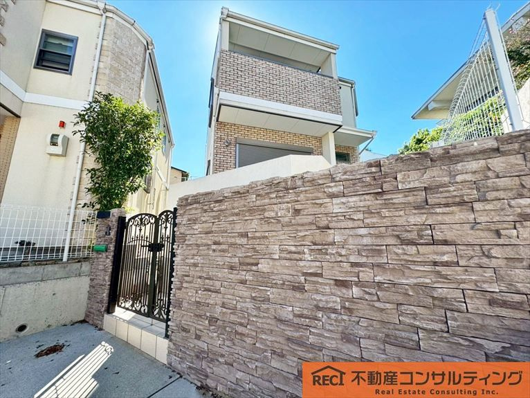 西宮市苦楽園四番町　中古戸建の外観