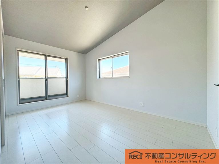 西宮市苦楽園四番町　中古戸建の洋室