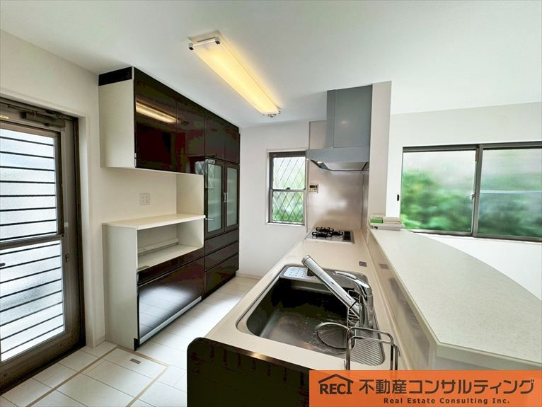 西宮市苦楽園四番町　中古戸建のキッチン