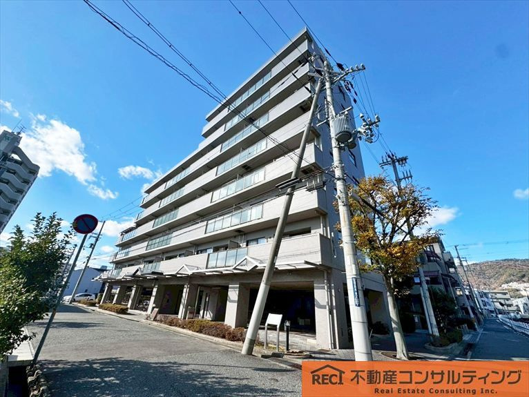 ファミール本山の外観