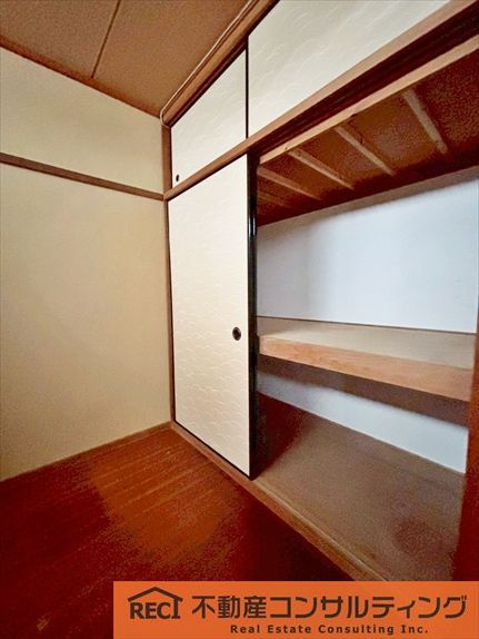 西宮市苦楽園三番町　中古戸建の収納