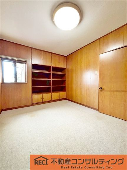 西宮市苦楽園三番町　中古戸建の寝室