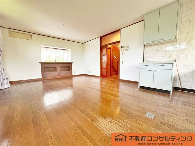 西宮市苦楽園三番町　中古戸建の洋室