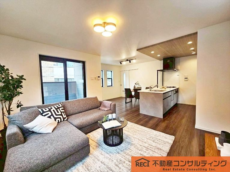 神戸市灘区青谷町3丁目　新築戸建の居間・リビング|角地！
