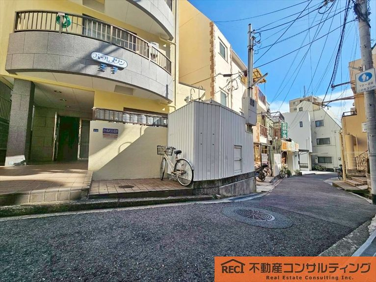 神戸市灘区水道筋6丁目　中古戸建の前面道路含む現地写真
