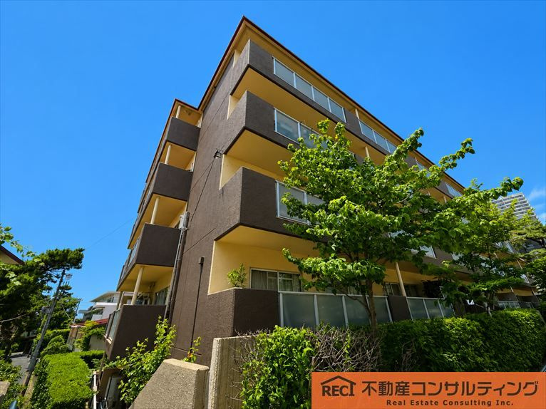 住吉川ハイツのエントランス