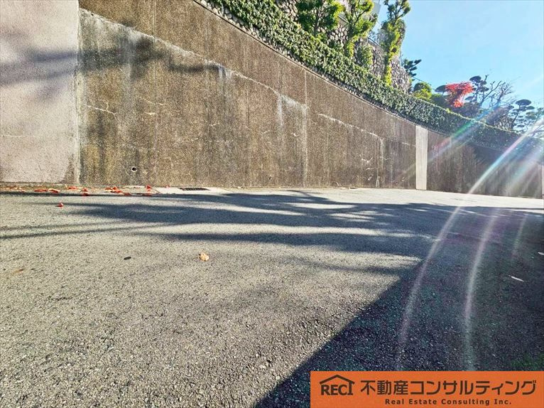 神戸市東灘区住吉山手5丁目　中古戸建の駐車場