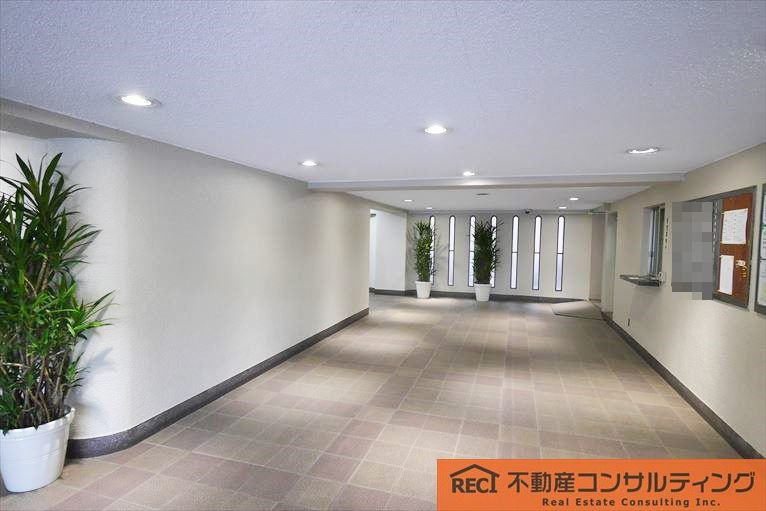 日商岩井上甲子園マンションのエントランス