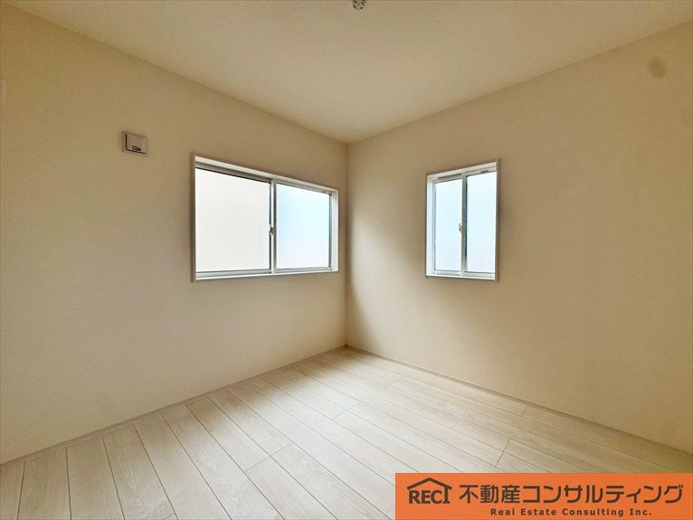 西宮市上田東町　新築戸建　1号棟の洋室