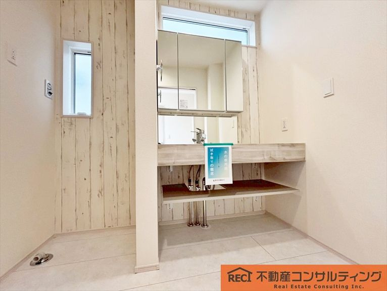 西宮市浜甲子園2丁目　新築戸建　1号棟の独立洗面台