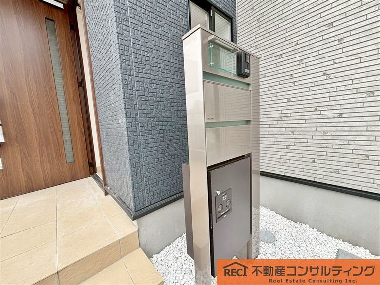 西宮市浜甲子園2丁目　新築戸建　1号棟のエントランス