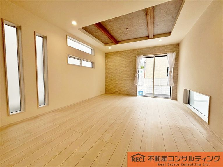 西宮市浜甲子園2丁目　新築戸建　1号棟の居間・リビング