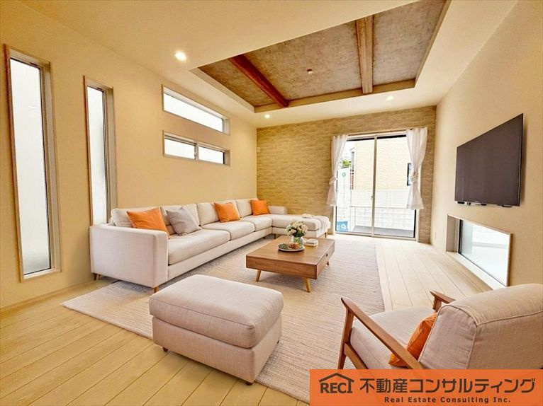 西宮市浜甲子園2丁目　新築戸建　1号棟の居間・リビング|洗練されたデザイン