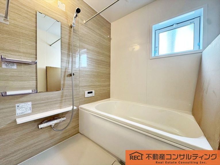 西宮市東鳴尾町2丁目　新築戸建の浴室
