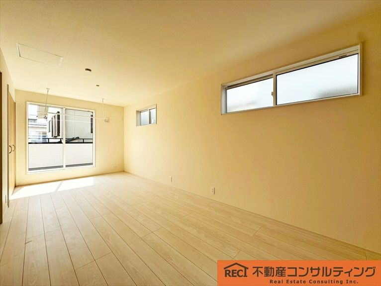 西宮市東鳴尾町2丁目　新築戸建の洋室