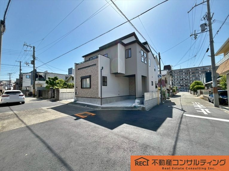西宮市東鳴尾町2丁目　新築戸建の前面道路含む現地写真