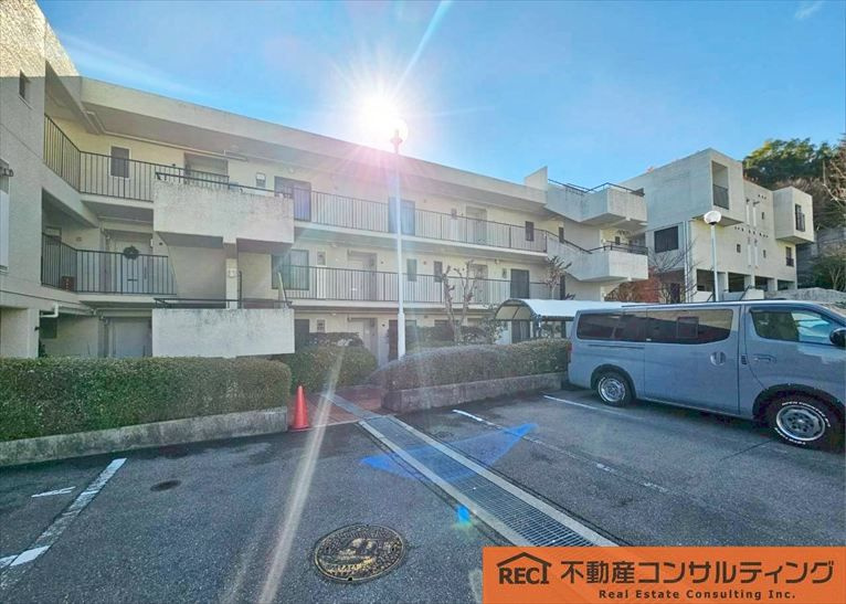 苦楽園アーバンライフ1号棟の駐車場