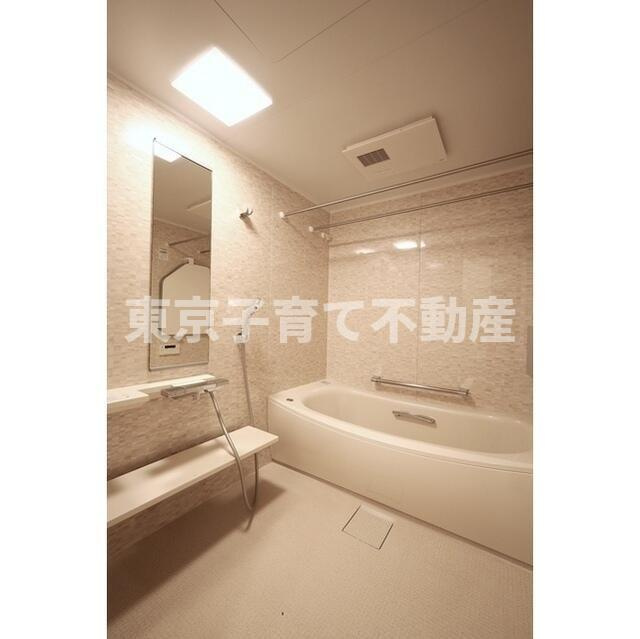 パレスサイド三番町の浴室