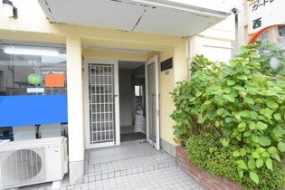 ハイツ南本町のエントランス
