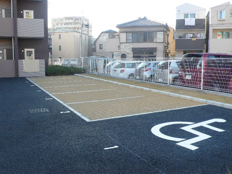 プリマヴェーラの駐車場