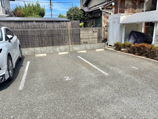 ルーチェの駐車場