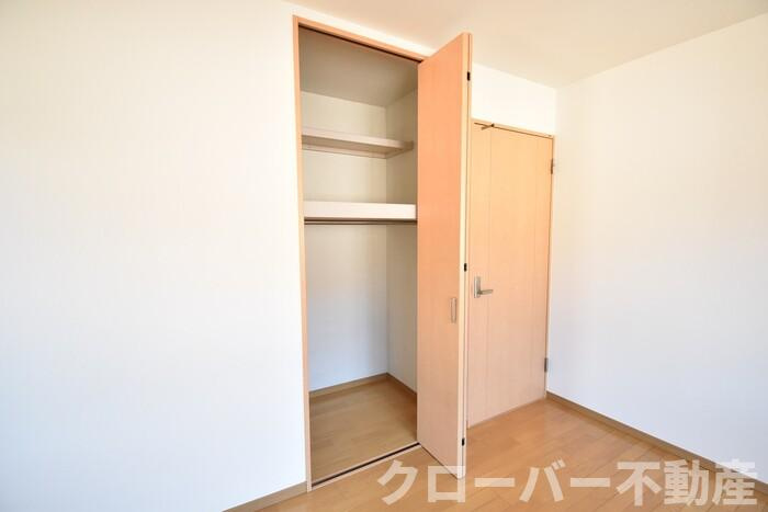 パインズコート新居 B棟の収納|クローゼット