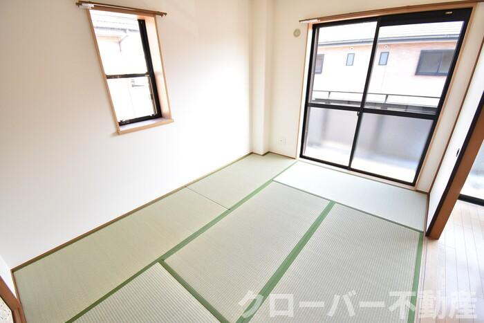 パインズコート新居 B棟の内装|和室6帖