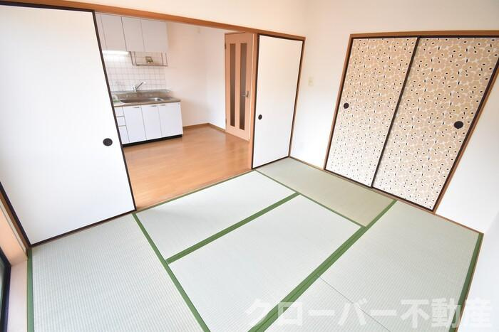 パインズコート新居 B棟の内装|和室6帖