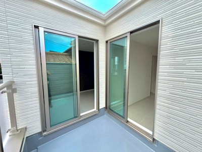 【バルコニー】 | 南向陽町１丁　新築一戸建 | 開放感のあるバルコニーです♪お洗濯も楽々快適に干せますよ！