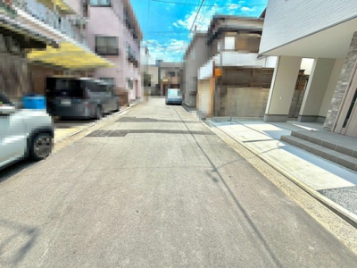 【前面道路含む現地写真】 | 南向陽町１丁　新築一戸建 | 閑静な住宅街です。商業エリアも近く生活至便です。