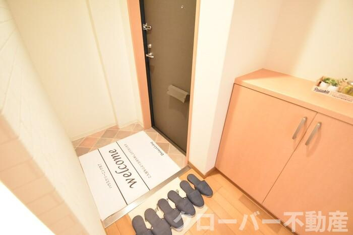 パインズコート新居 C棟の玄関|玄関