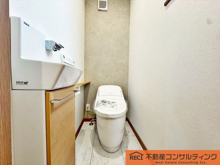 西宮市笠屋町　新築戸建　A号地のトイレ