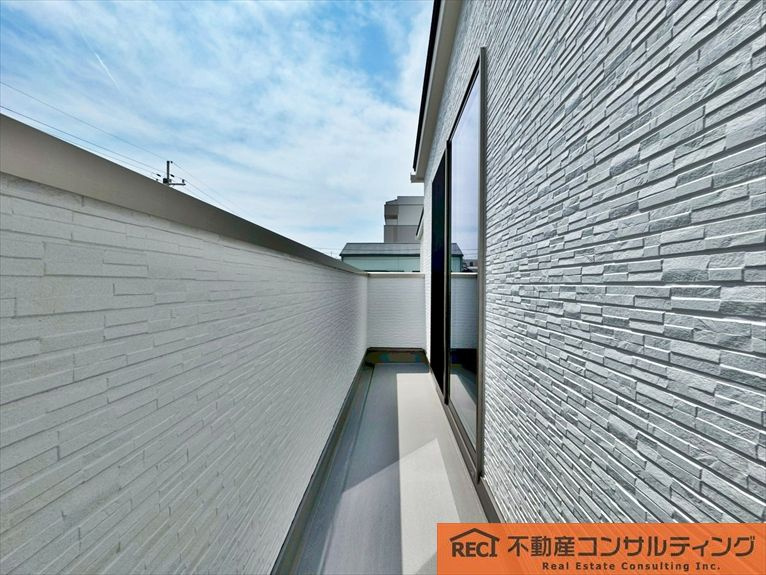 西宮市笠屋町　新築戸建　A号地のバルコニー