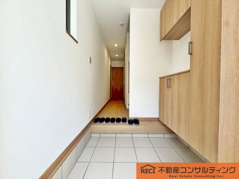 西宮市笠屋町　新築戸建　A号地の玄関