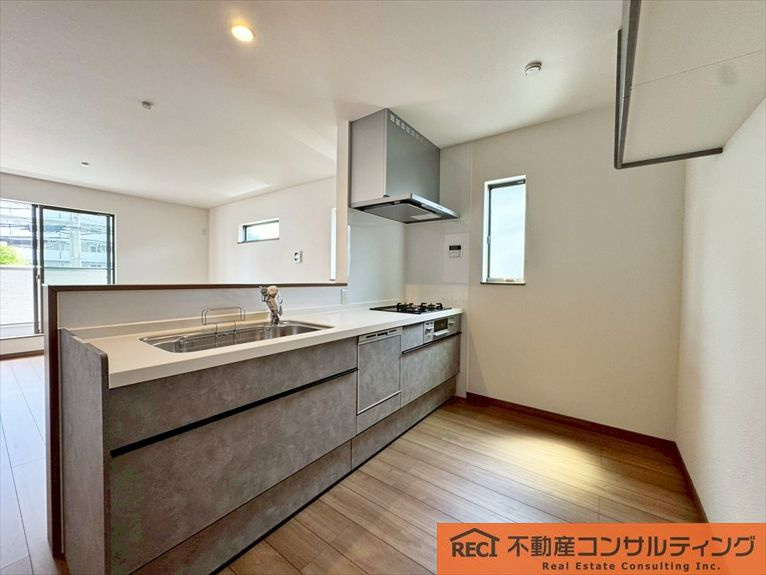 西宮市笠屋町　新築戸建　B号地のキッチン