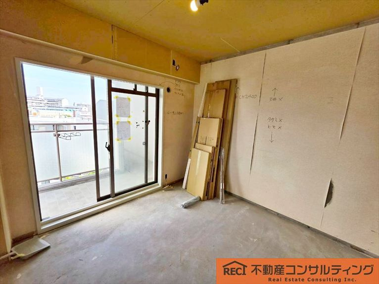 本山ロイヤルマンションの洋室