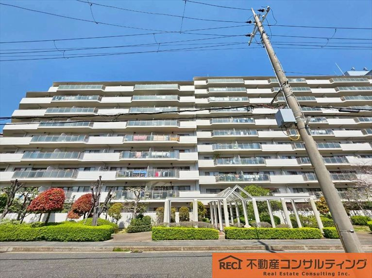 本山ロイヤルマンションの外観