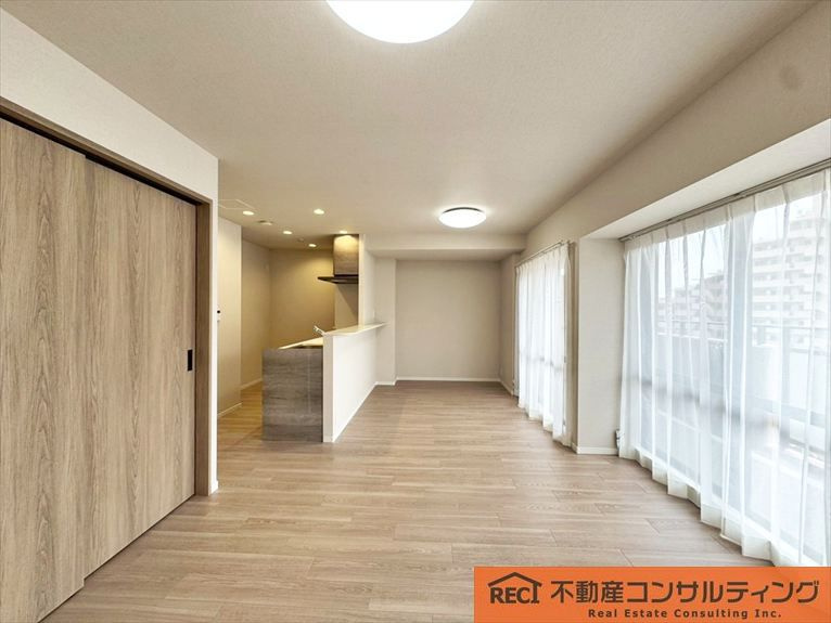コート甲子園南1番館の居間・リビング