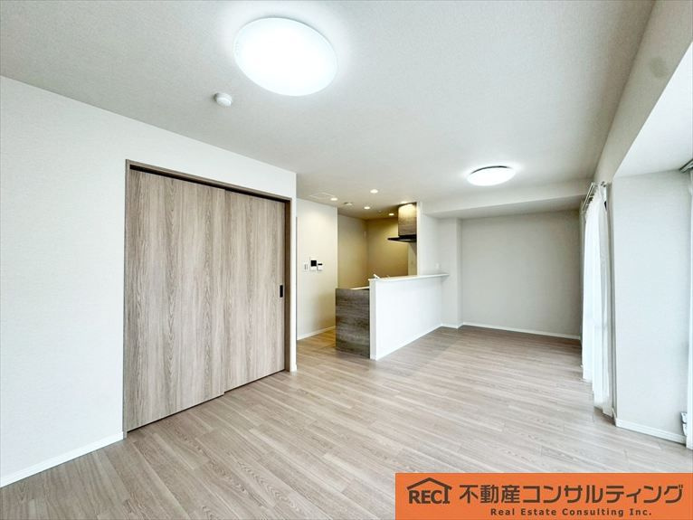 コート甲子園南1番館の洋室