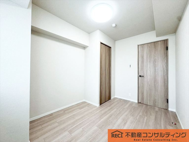 コート甲子園南1番館の洋室