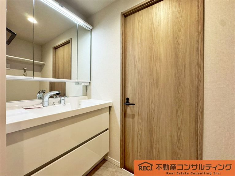 コート甲子園南1番館の独立洗面台