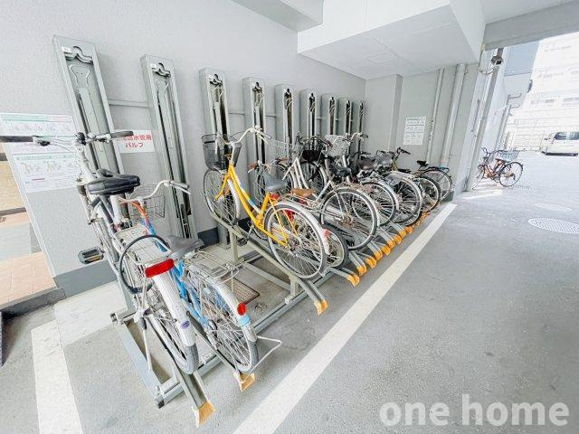 オリエント新大阪アーバンライフの駐輪場|◆駐輪場は屋内にあり、自転車が雨風にさらされる心配がありません！
◆最新の空き状況など、詳細につきましてはお気軽にお問い合わせください！