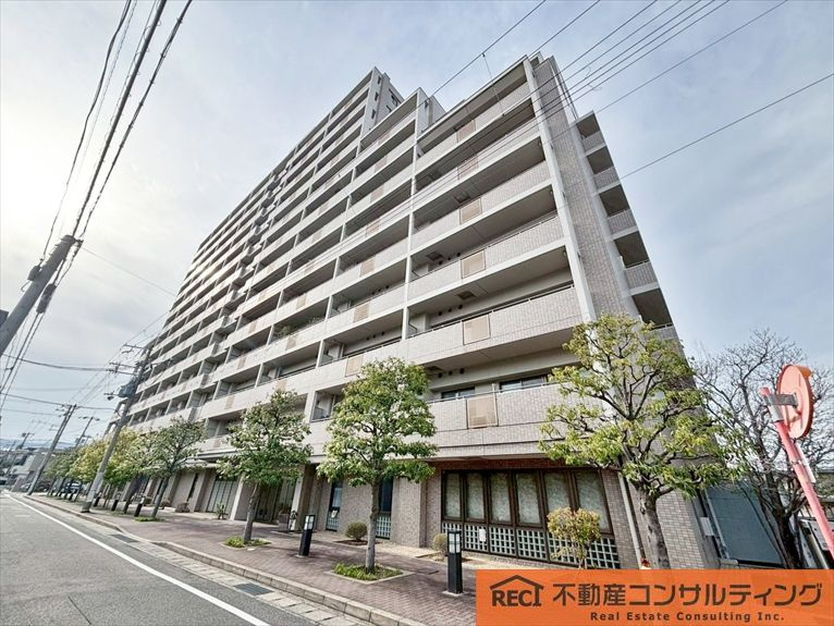 阪急西宮マンションの外観