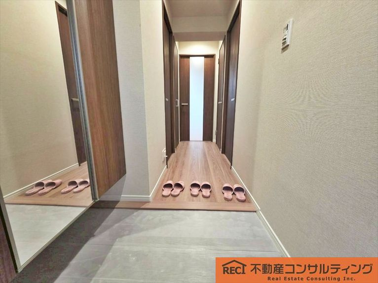 セレーノ見附の玄関