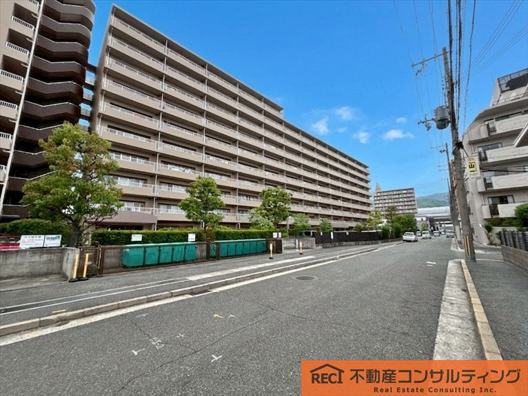 セレーノ見附の外観
