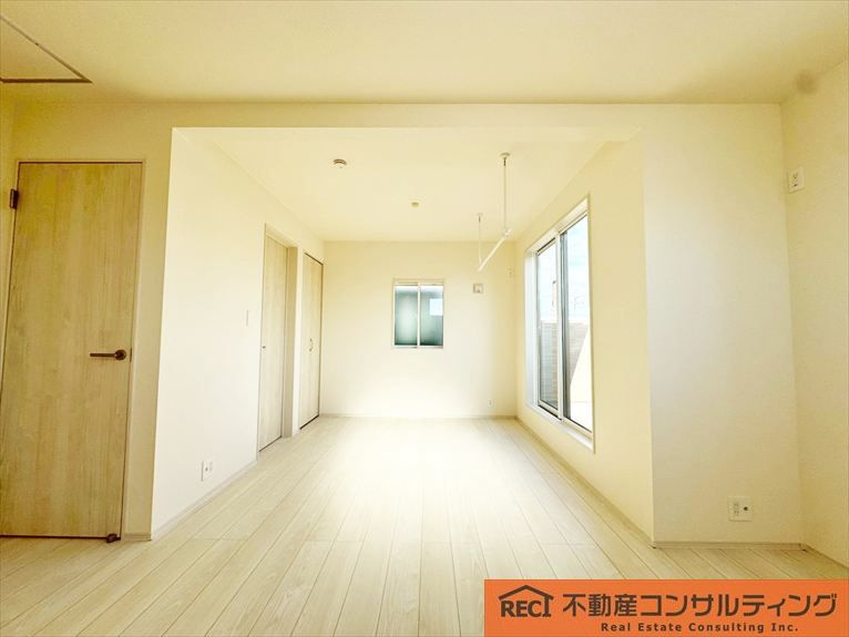西宮市上田東町　新築戸建　2号棟の居間・リビング